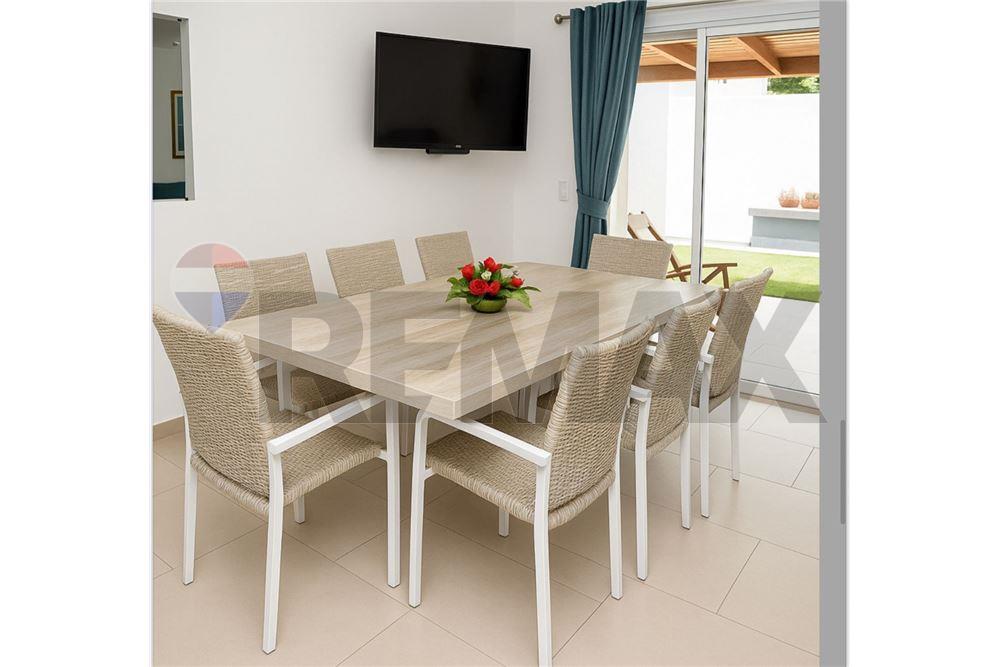 Un espacio moderno, cómodo y totalmente equipado, ideal para familias que buscan tranquilidad, seguridad y confort duran — foto 2