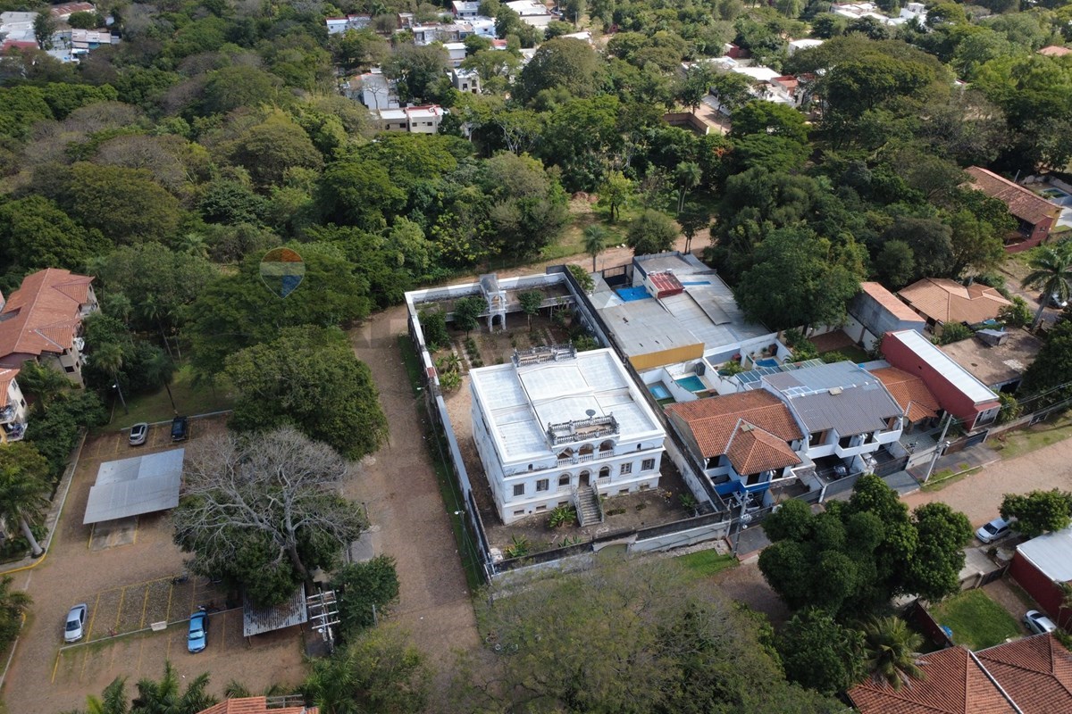Casa — 5 dorm. — Mbachio II — 2/5