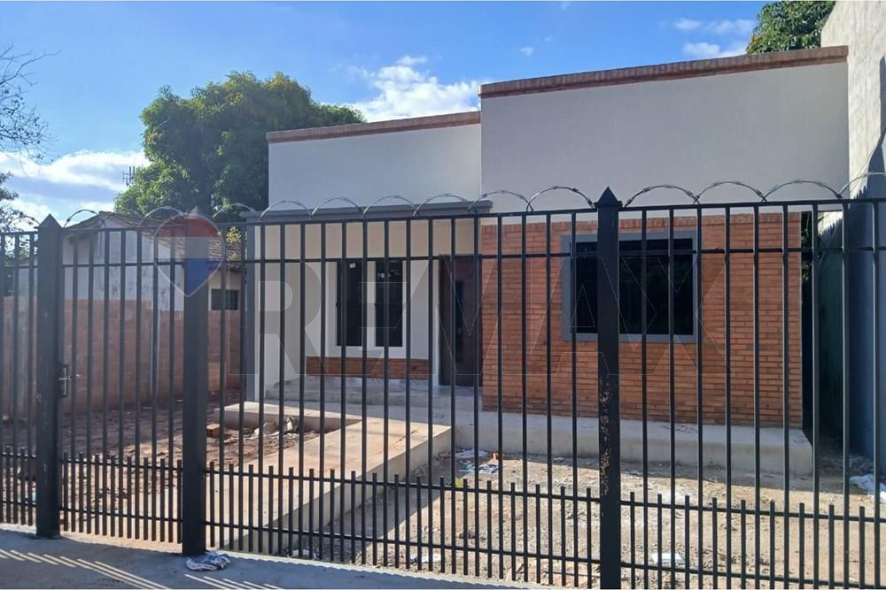 Casa — 3 dorm. — Costa Salinas — 4/5