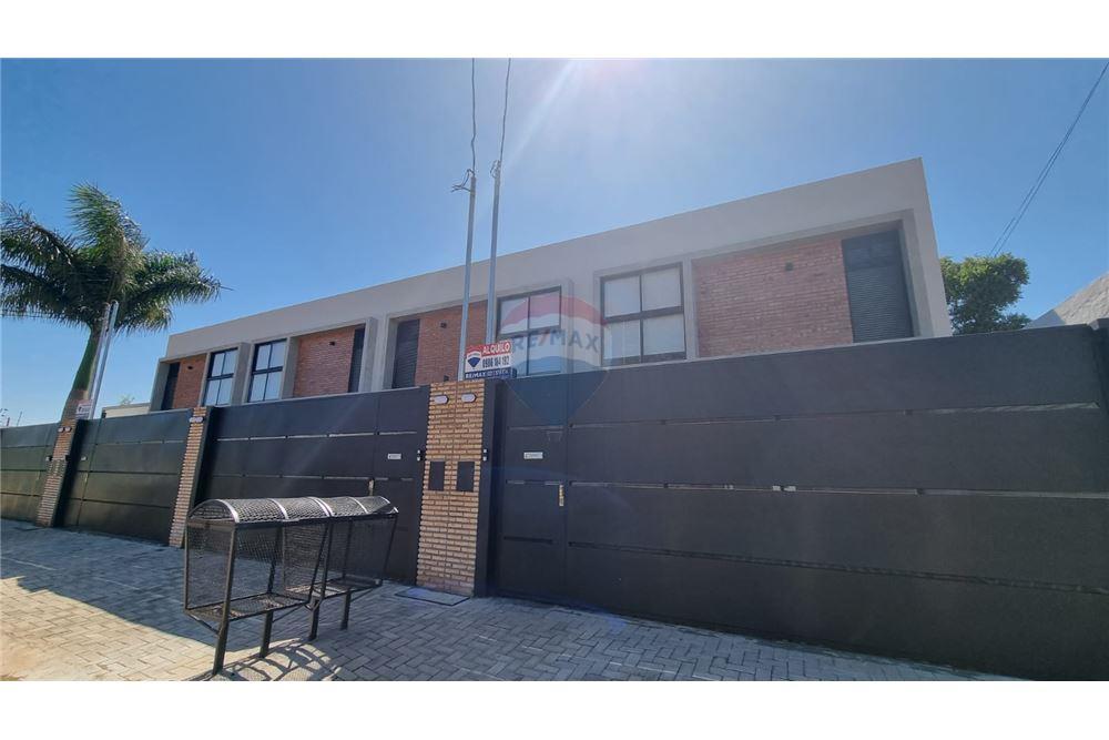 Duplex — 3 dorm. — Luque — 2/5