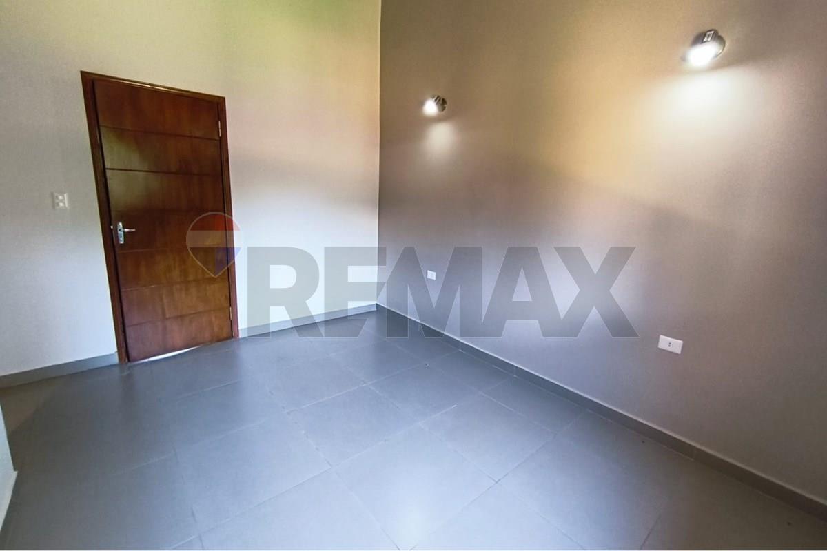 Casa — 3 dorm. — Julián Augusto Saldivar — 4/5