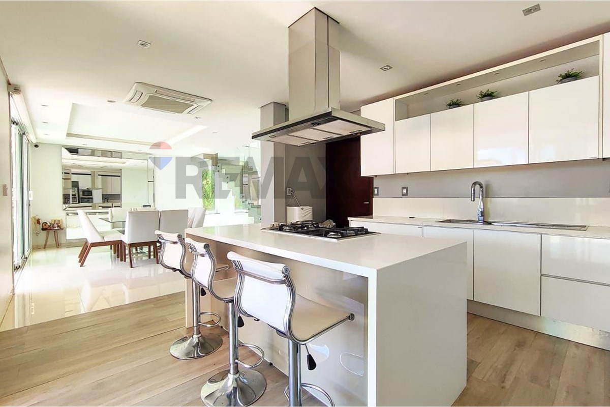 Casa — 3 dorm. — Lambaré — 5/5