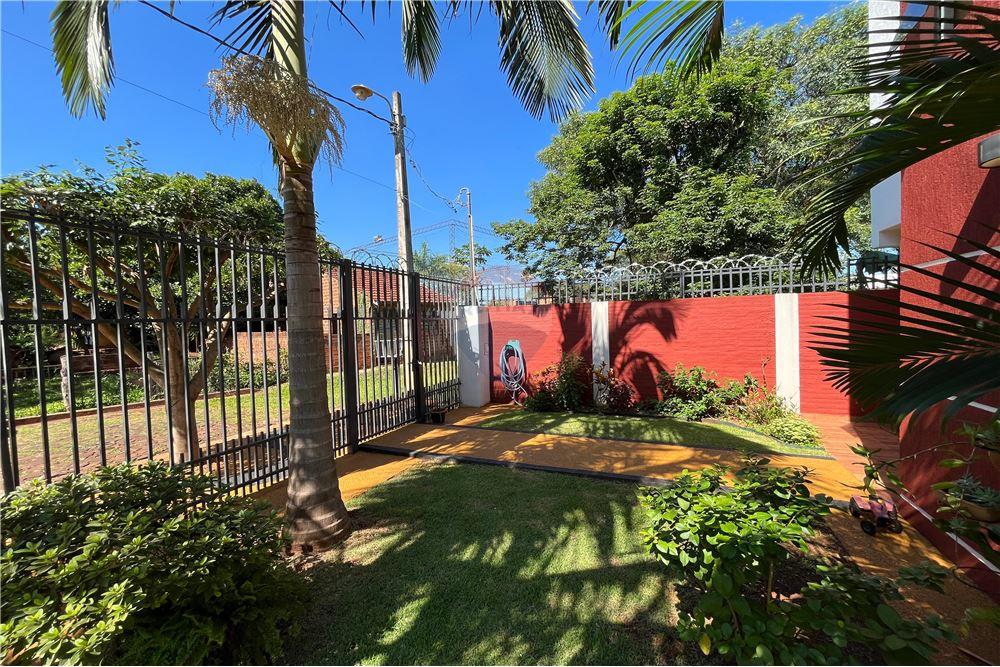 Casa — 3 dorm. — Cambyretá — 4/5