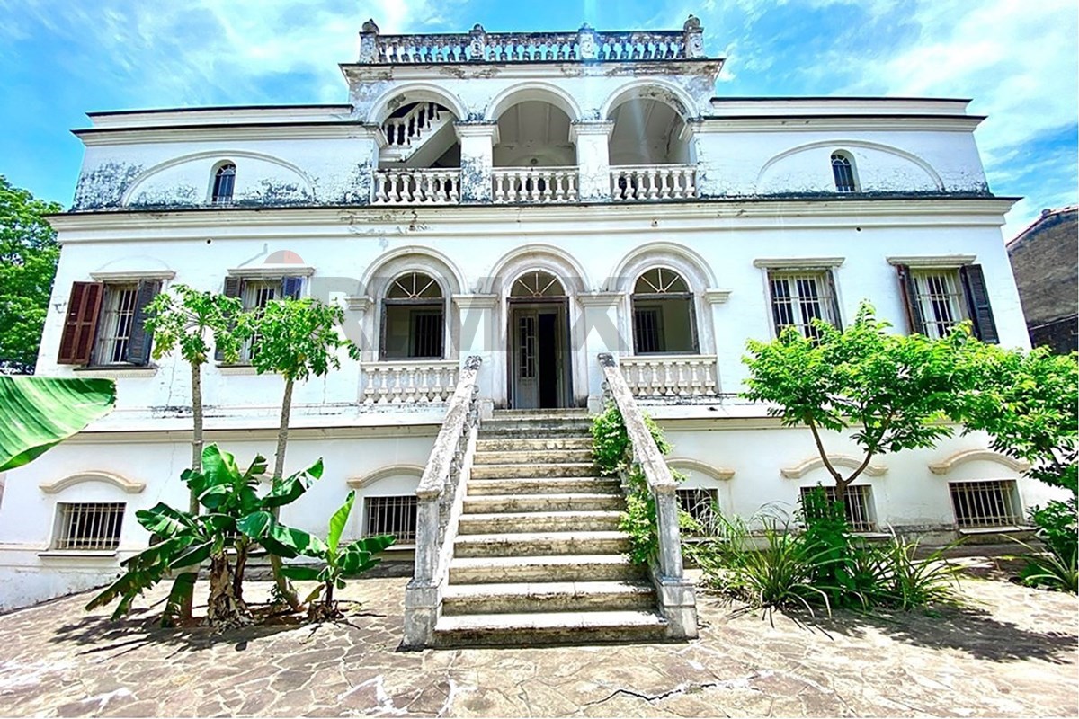 Casa — 5 dorm. — Mbachio II — 1/5