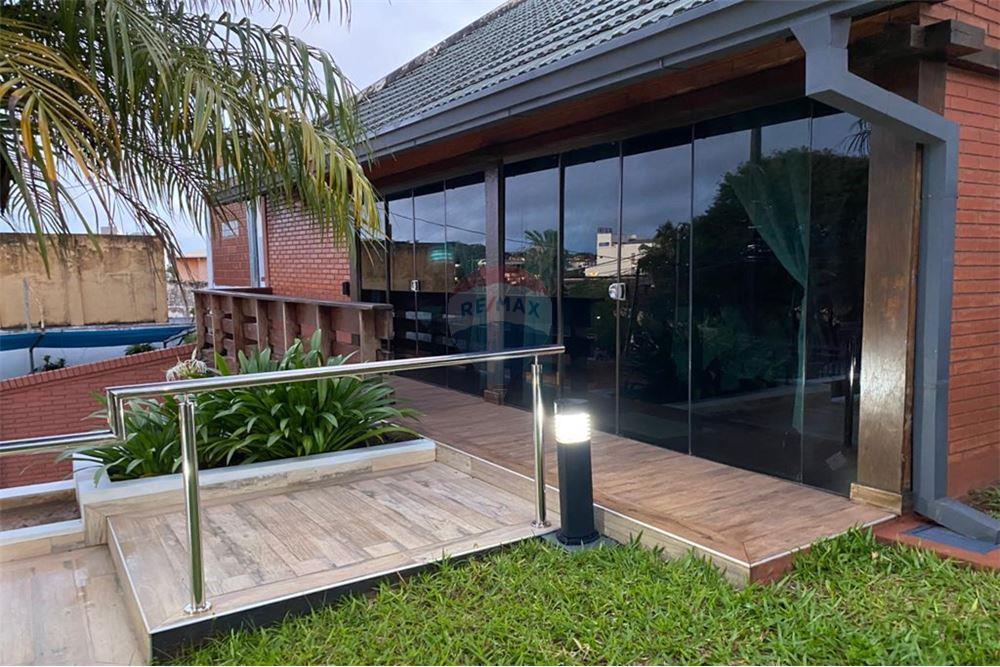 Casa — 3 dorm. — Encarnación — 3/5