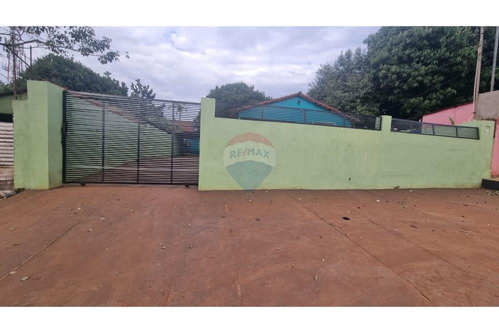Casa — 2 dorm. — Juan Pablo II — 3/5