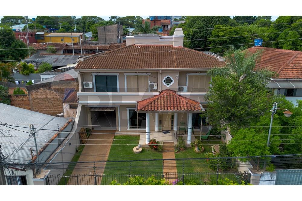Casa — 8 dorm. — Ciudad Del Este — 1/5