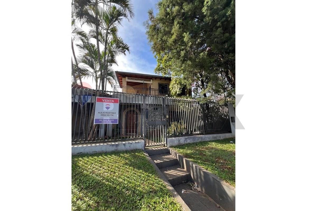 Casa — 4 dorm. — Loma Merlo — 1/5