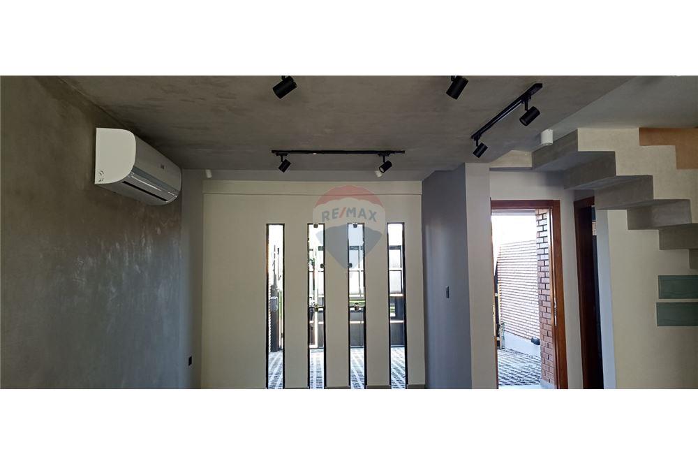 Duplex — 3 dorm. — Luque — 5/5