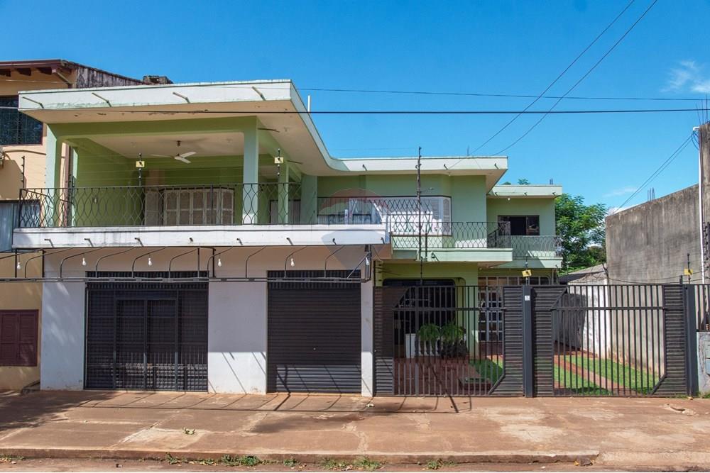 Casa — 5 dorm. — Ciudad Del Este — 1/5