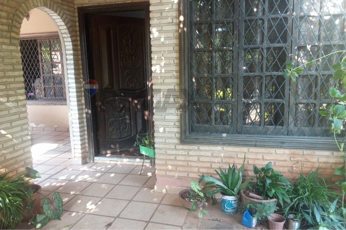 Casa — 3 dorm. — Fernando De La Mora — 3/5