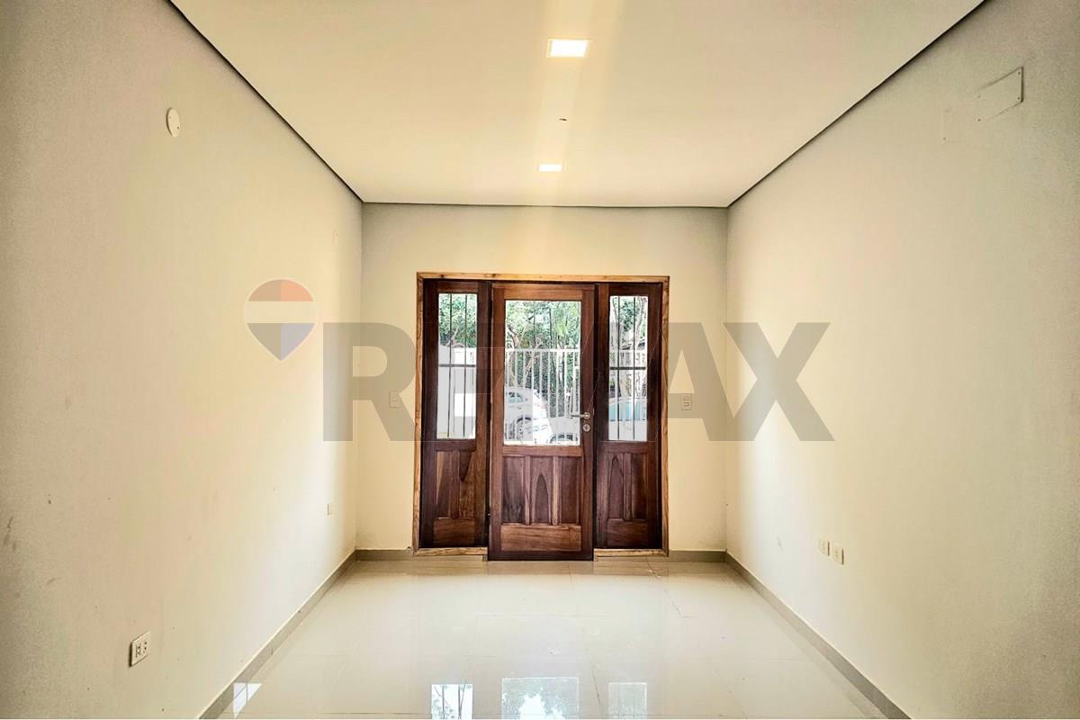 Duplex — 2 dorm. — Luque — 3/5