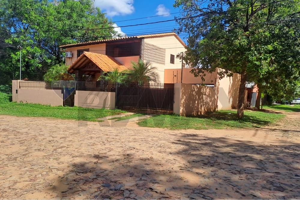 Casa — 3 dorm. — La Concordia Monseñor Bogarín — 3/5