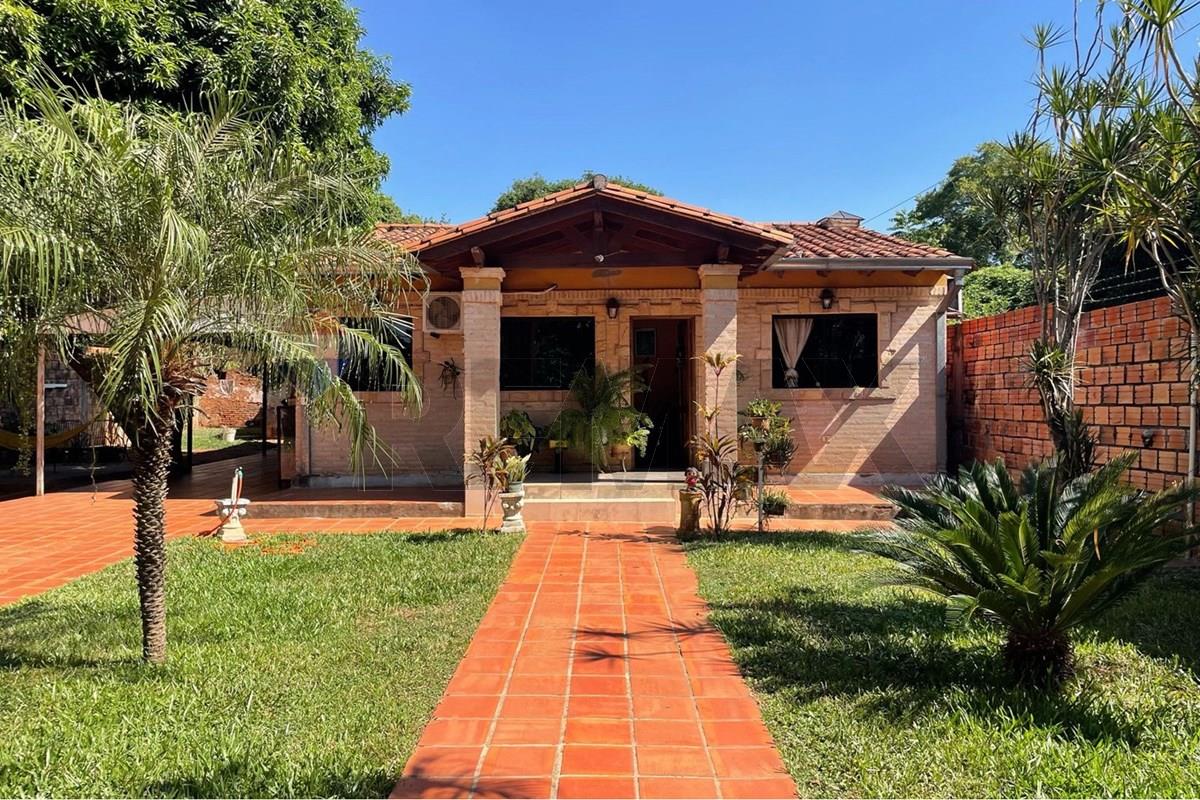 Casa — 3 dorm. — San Lorenzo — 1/5