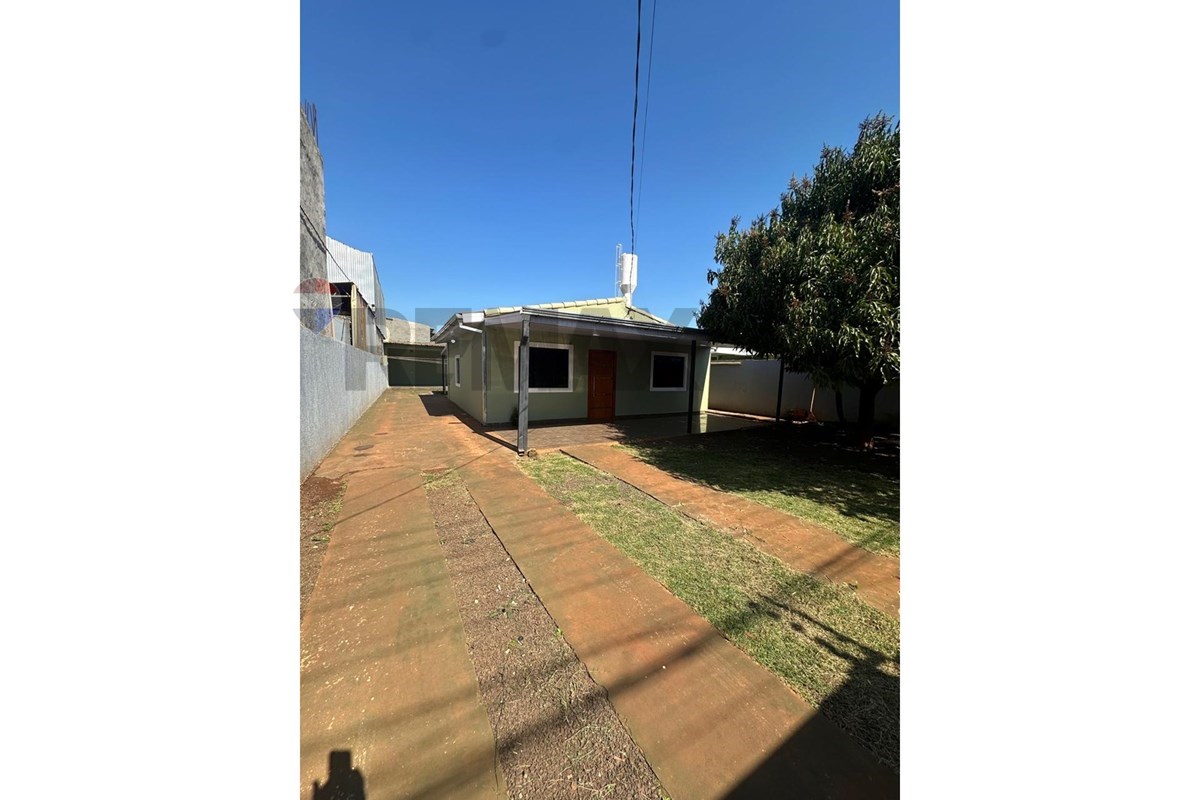 Casa — 3 dorm. — Minga Guazú — 4/5