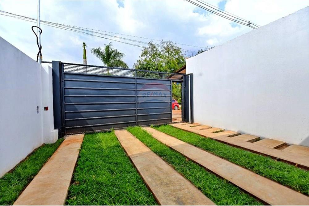 Duplex — 2 dorm. — Luque — 2/5