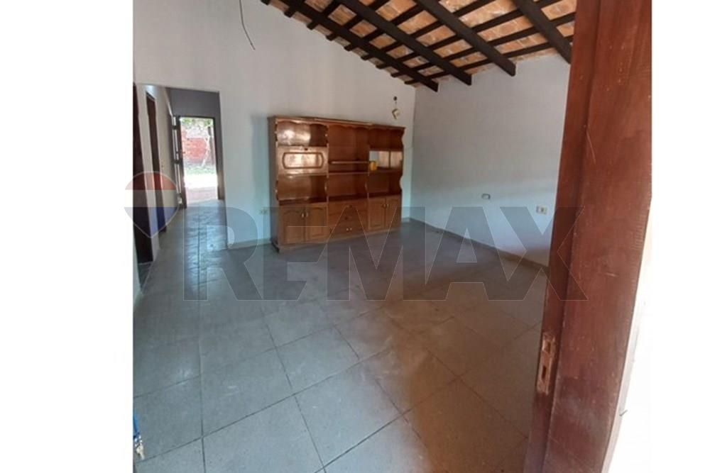 Casa — 4 dorm. — Ñemby — 3/5