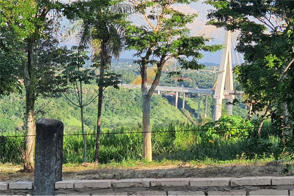Terreno — Presidente Franco — 1/5