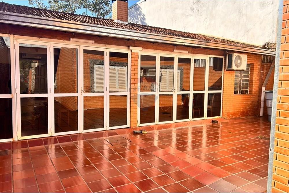 Casa — 1 dorm. — Encarnación — 3/4