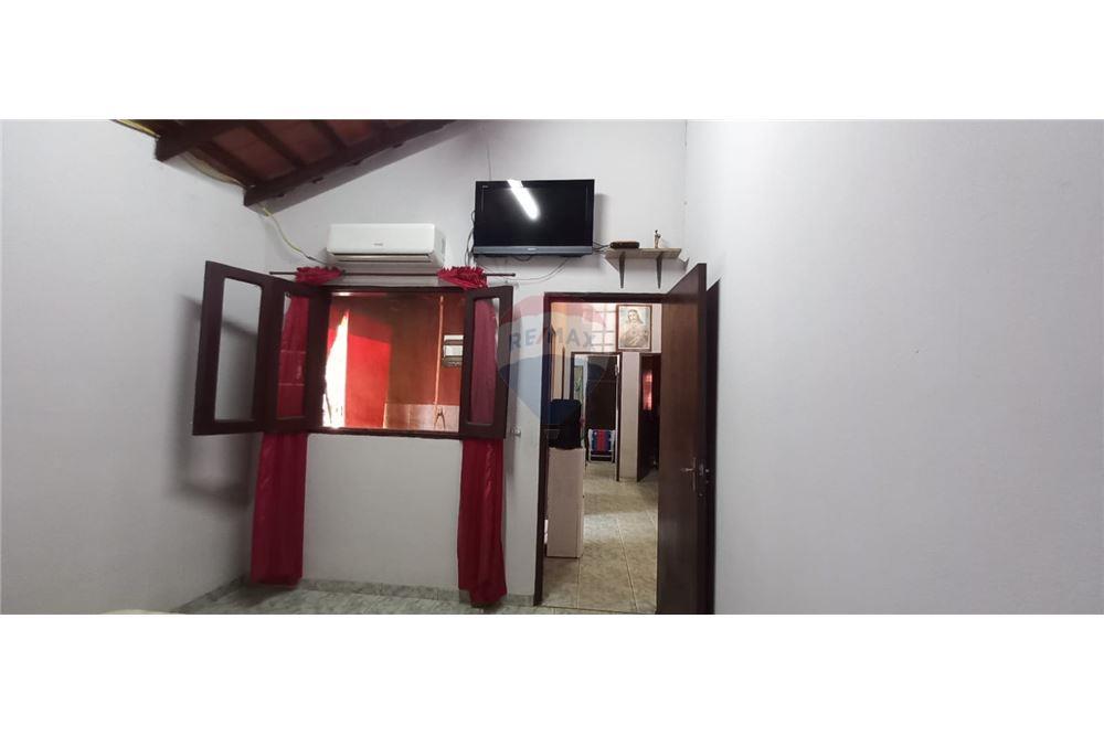 Casa — 3 dorm. — Encarnación — 2/5