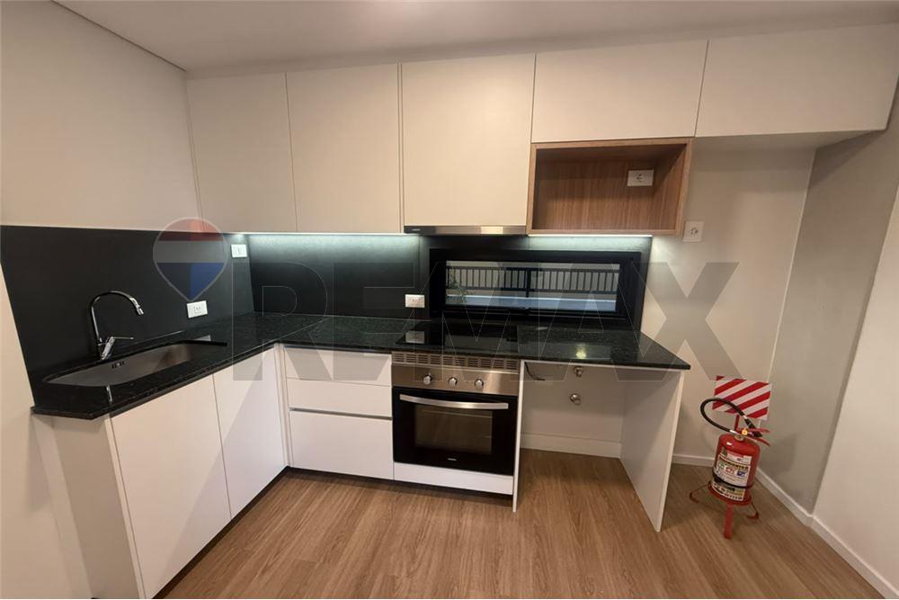 Disponible exclusivo departamento en el Edificio LAURUS, ubicado en la zona más residencial de Los Laureles, frente a la — foto 3