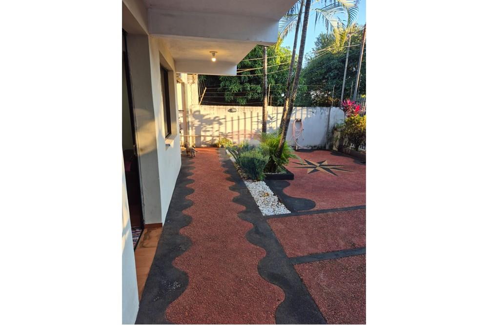 Casa — 3 dorm. — Ciudad Del Este — 4/5