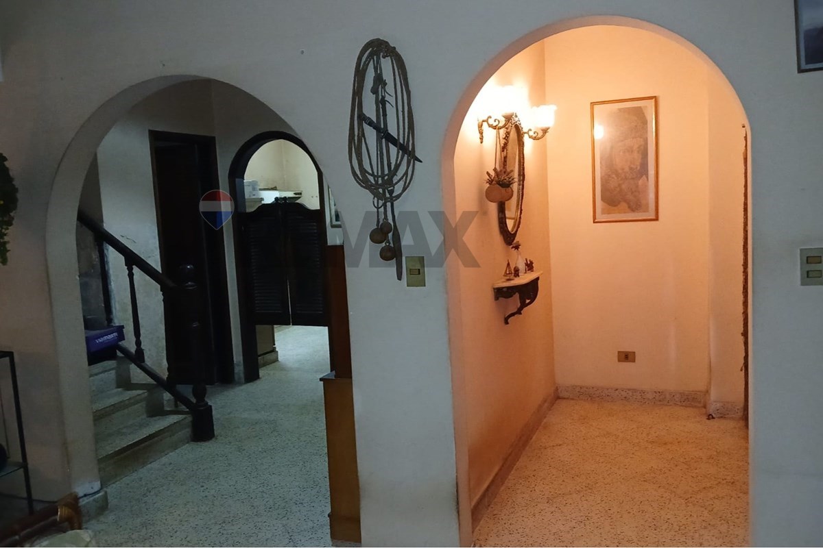 Casa — 8 dorm. — Felicidad — 5/5