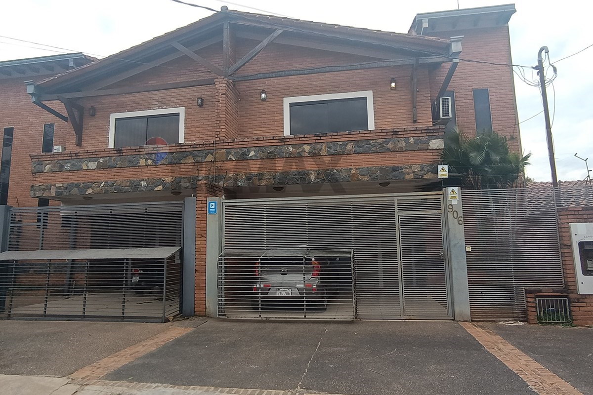 Duplex — 4 dorm. — Luque — 2/5