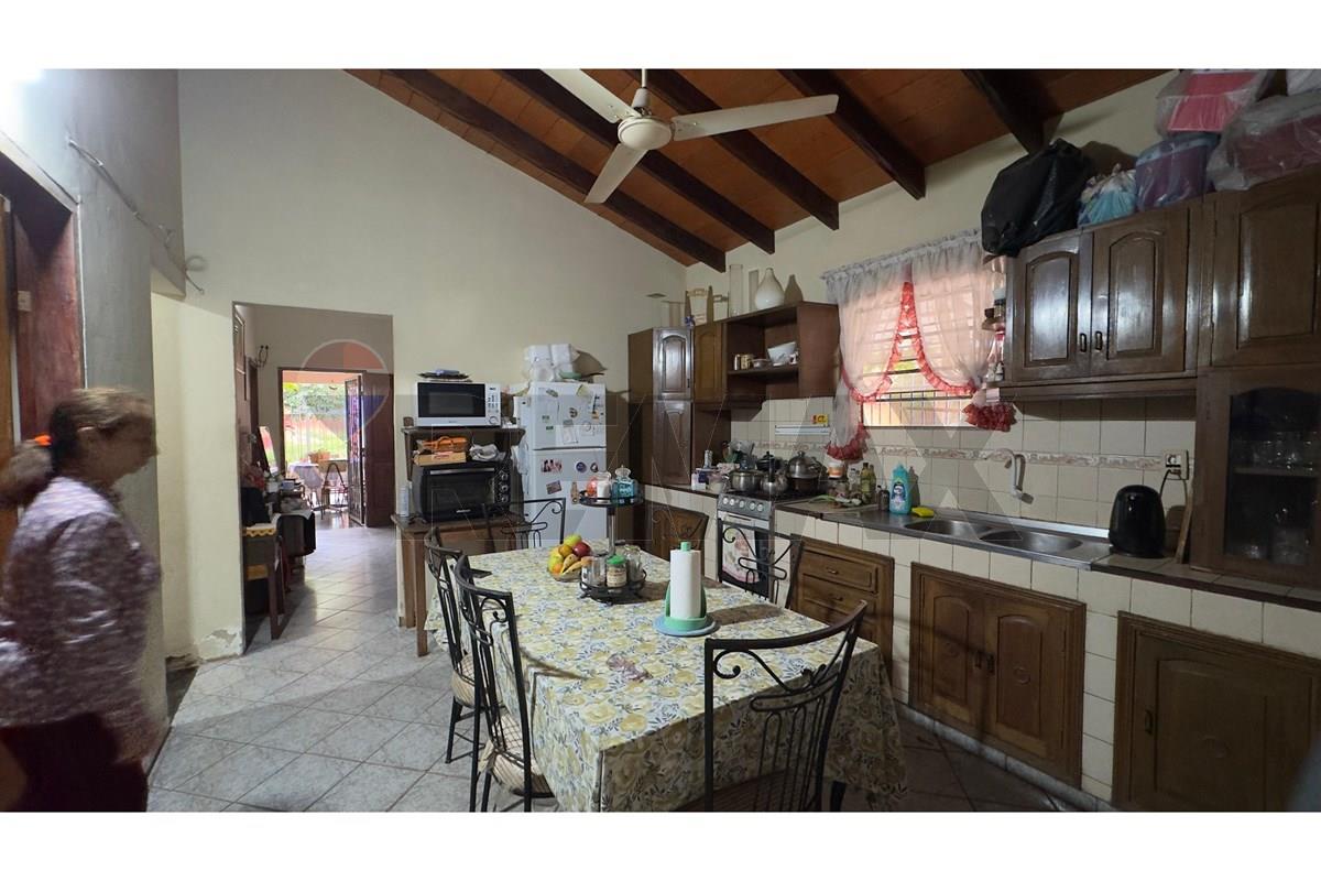 Casa — 3 dorm. — Primer Barrio — 4/5