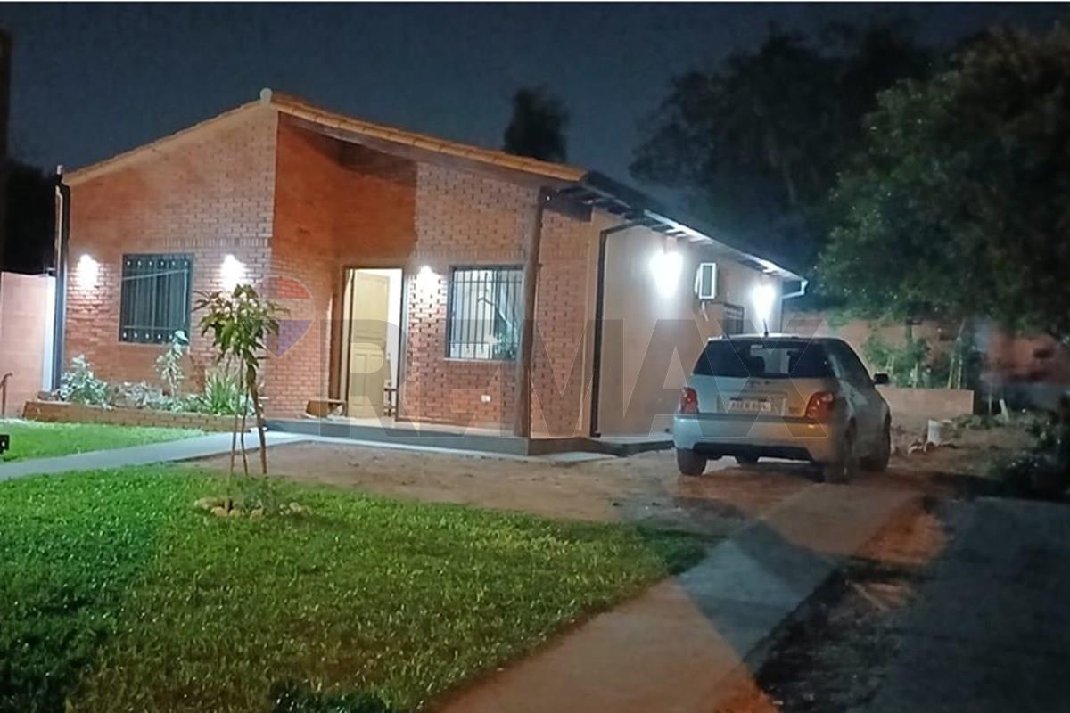 Casa — 2 dorm. — Caacupemí — 1/5