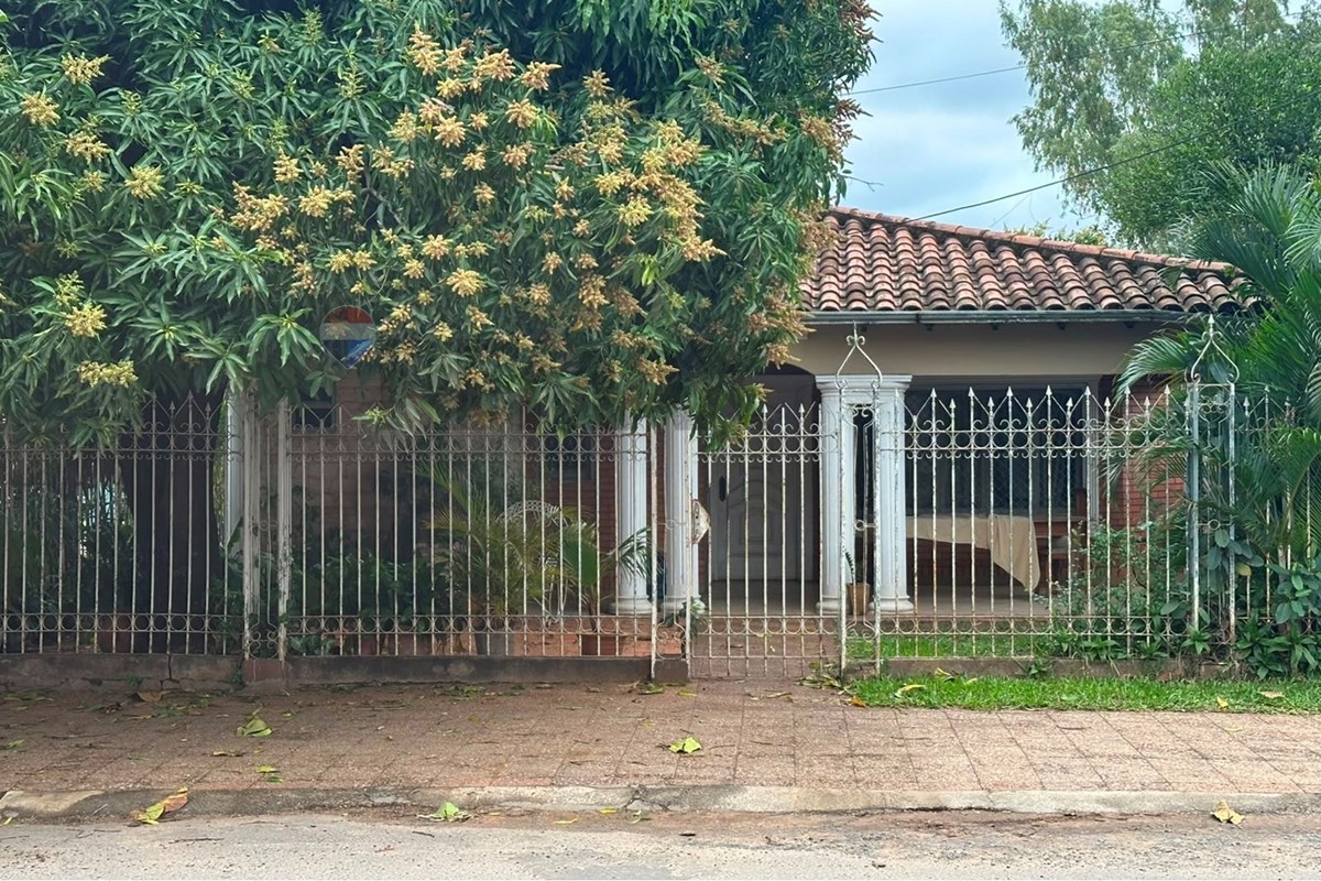 Casa — 4 dorm. — Orilla del Campo Grande — 1/5