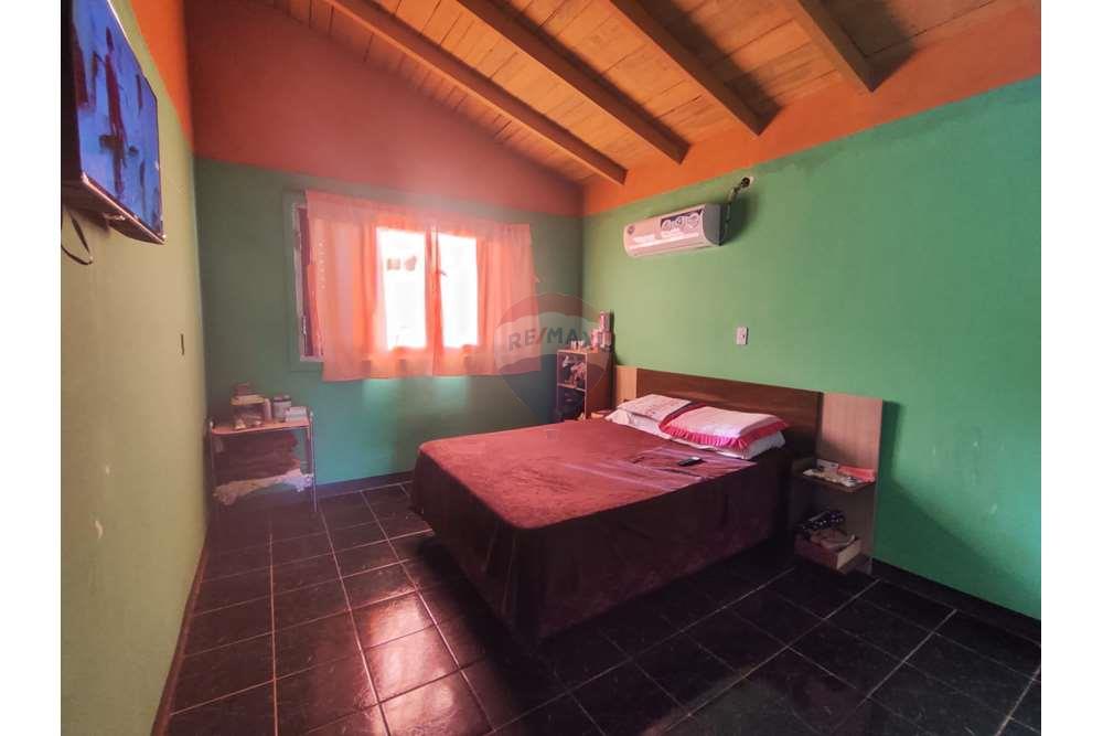 Casa — 3 dorm. — Encarnación — 4/5