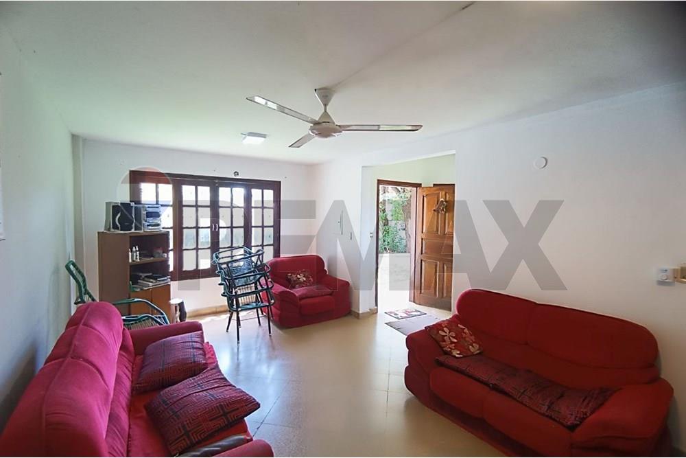 Casa — 5 dorm. — Fernando De La Mora — 4/5