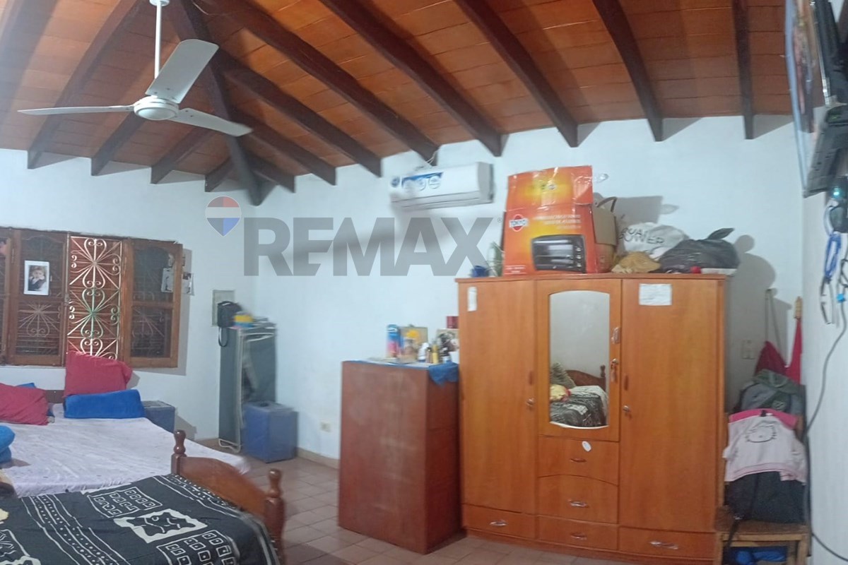 Casa — 2 dorm. — San Lorenzo — 5/5
