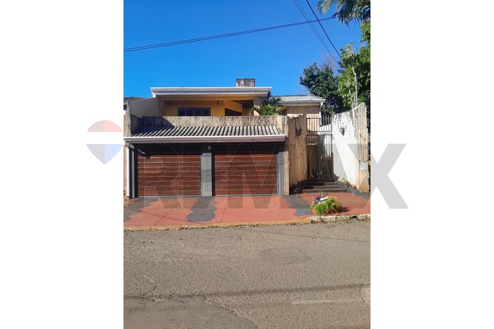 Casa — 4 dorm. — Encarnación — 1/5