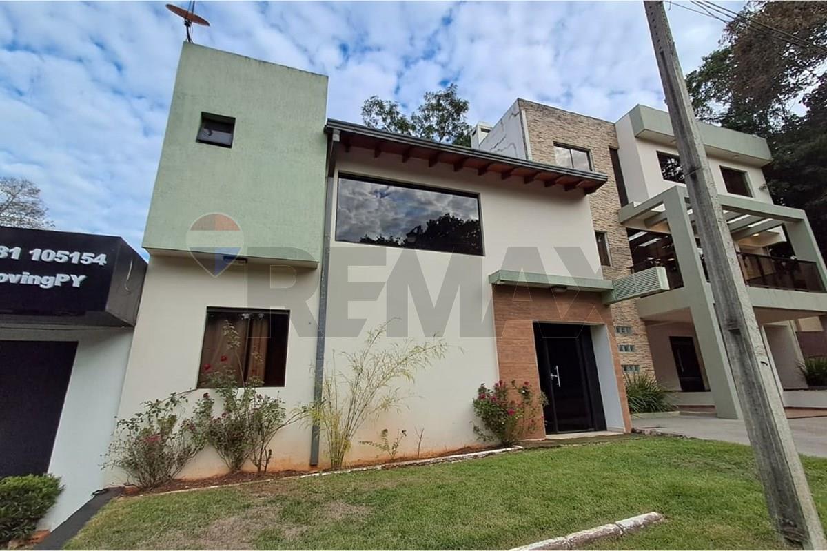 Casa — 3 dorm. — Hernandarias — 2/5