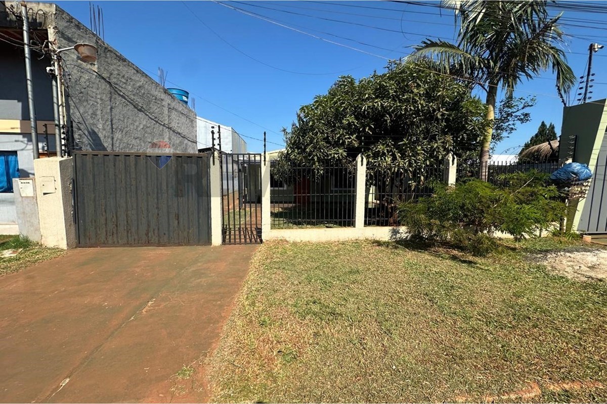 Casa — 3 dorm. — Minga Guazú — 3/5