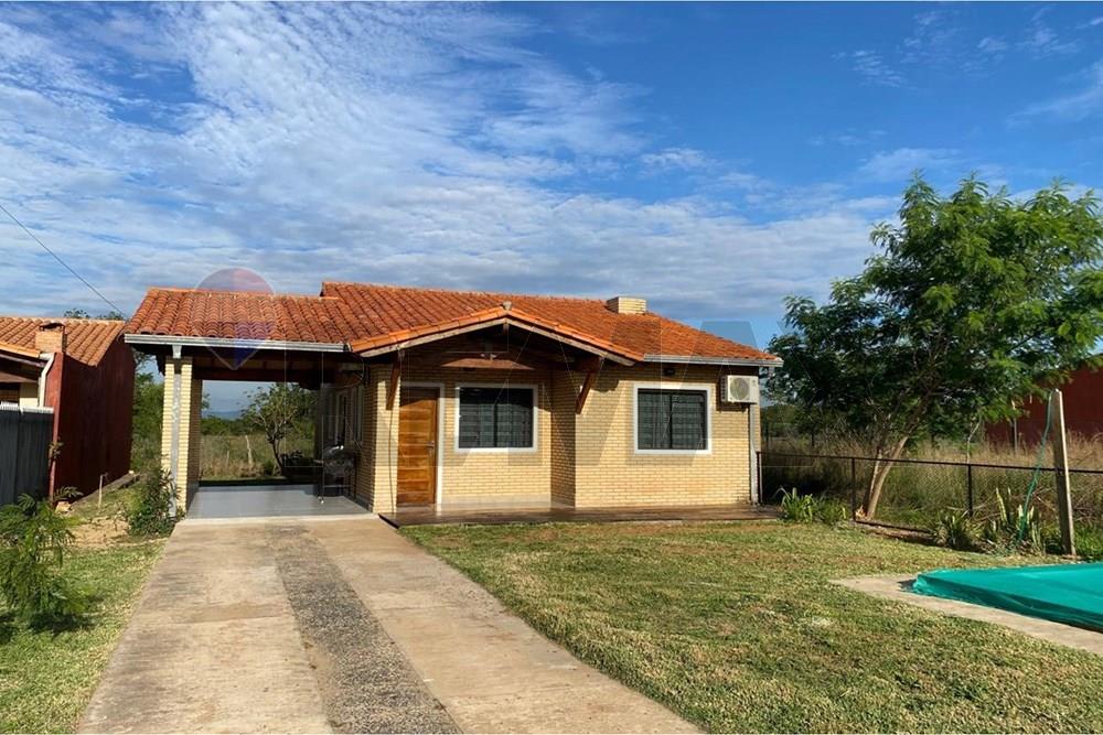 Casa — 2 dorm. — Aregua — 2/5