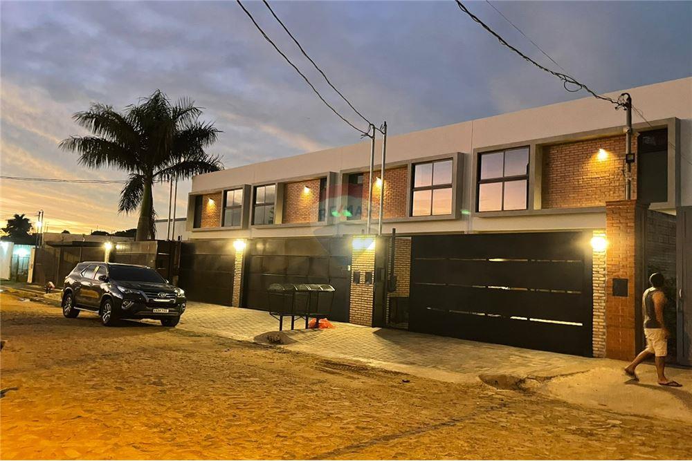 Duplex — 3 dorm. — Luque — 1/5