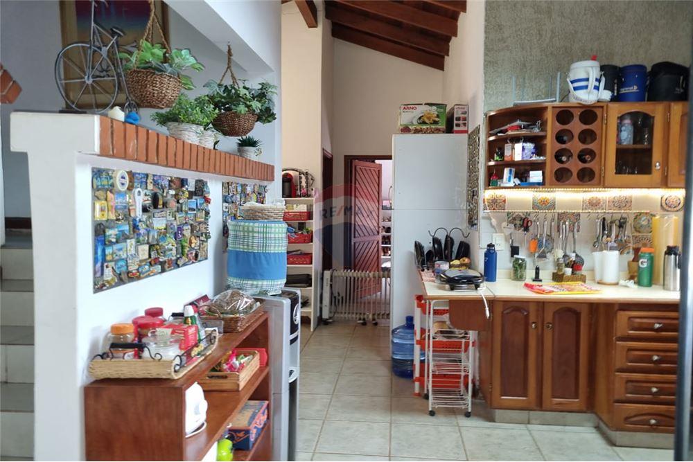 Casa — 4 dorm. — Encarnación — 4/5