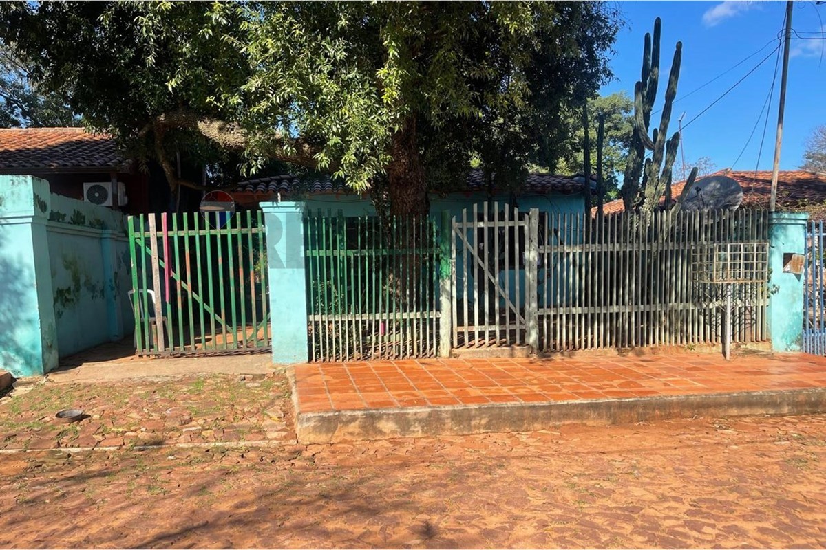 Casa — 2 dorm. — Colón — 1/5