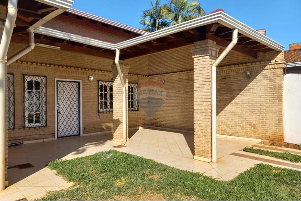 Casa — 3 dorm. — Santa Ana — 4/5