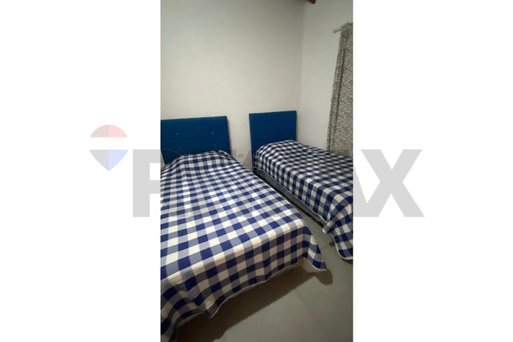 Casa — 2 dorm. — Aregua — 4/5