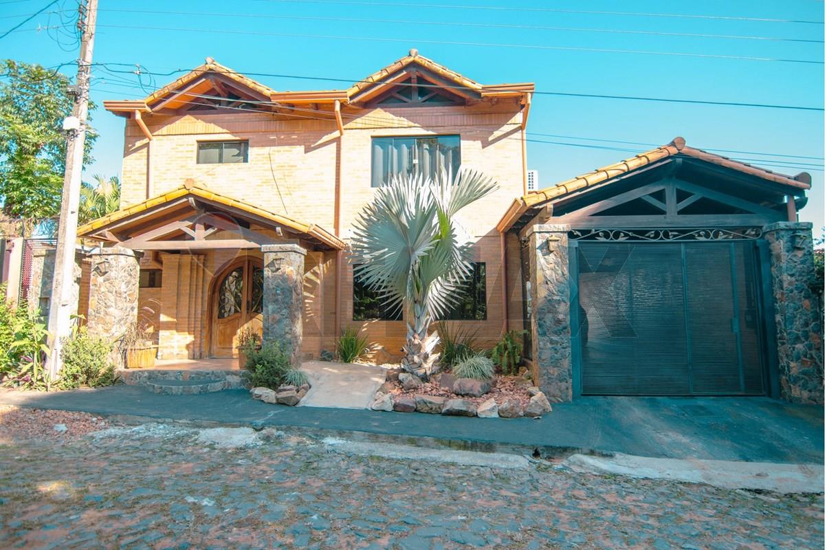 Casa — 3 dorm. — Vista Alegre — 3/5
