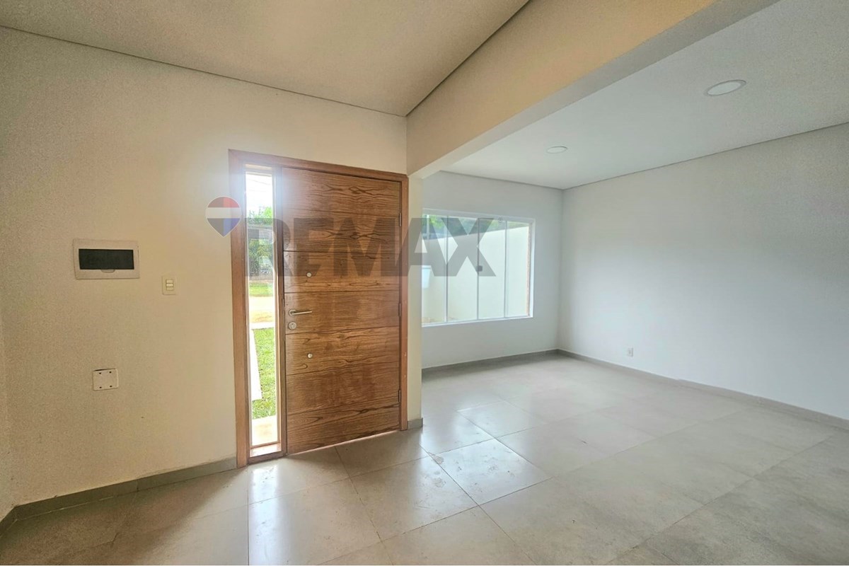 Duplex — 2 dorm. — Luque — 4/5