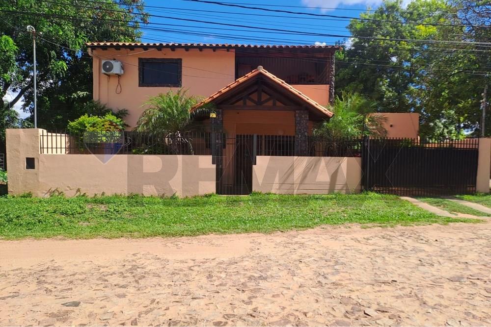 Casa — 3 dorm. — Mariano Roque Alonso — 2/5