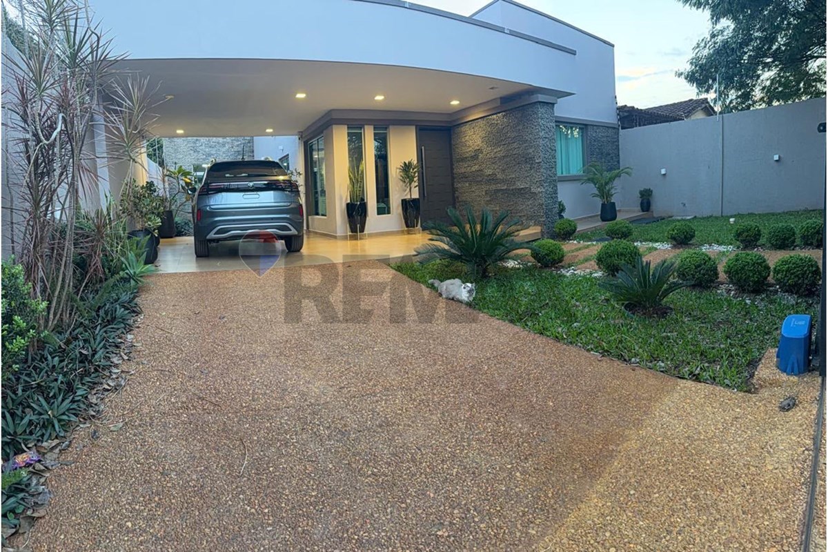 Casa — 4 dorm. — Trigal 3 — 2/5