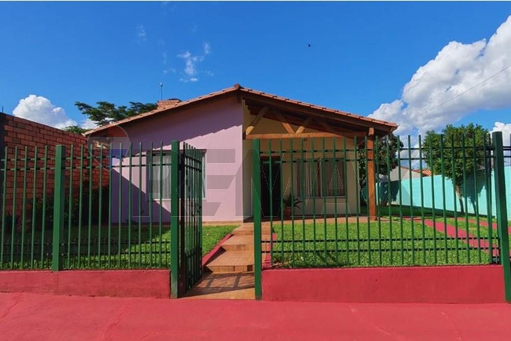 Casa — 2 dorm. — Capiata — 2/5