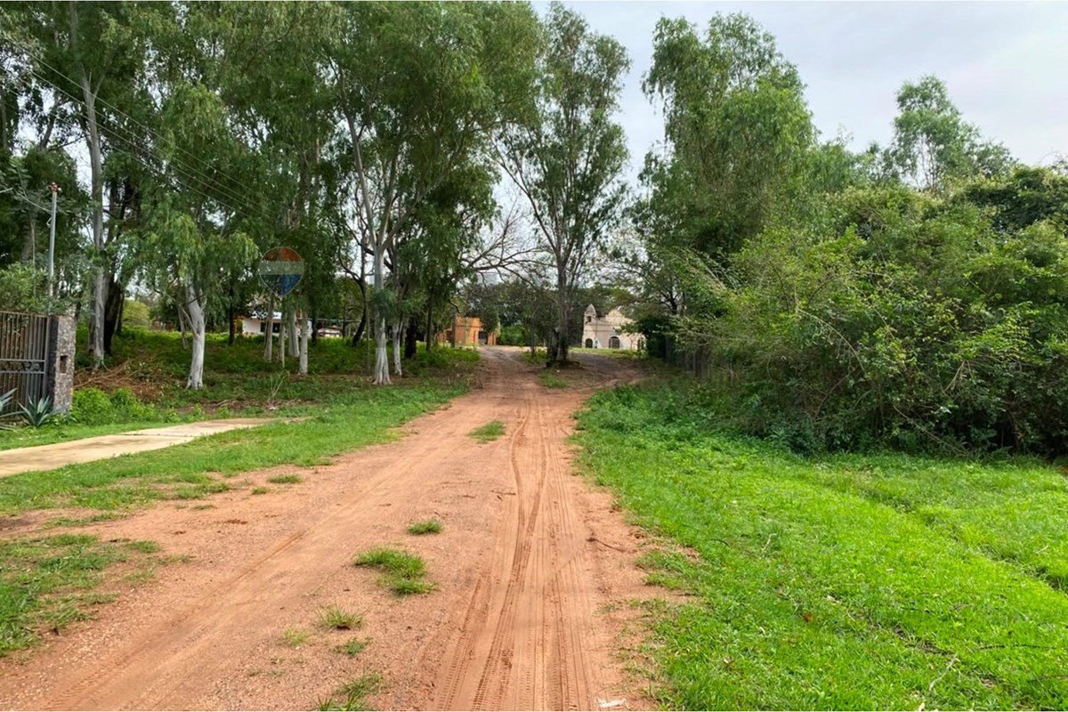Terreno en esquina en Mbatoví, foto 5