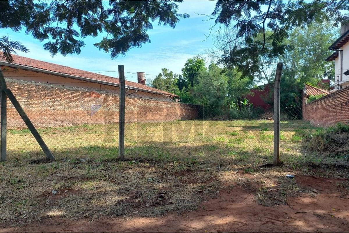 Terreno — Fernando De La Mora — 3/5
